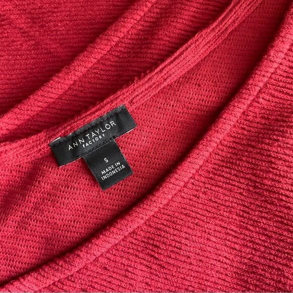 Ann Taylor Factory Red V-Neck Sleeveless Knot Front Tank Top - S - Picture 5 of 7